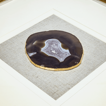 Natürlicher Achat mit Goldakzenten auf Leinen in Goldrahmen Wandbild - Jemento